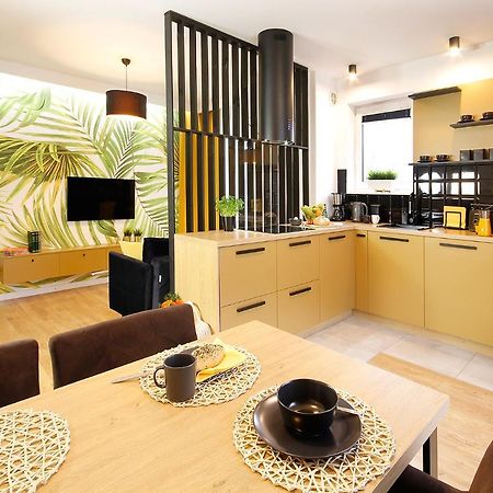 W&K Apartments - Gold Suite - Faktura Vat, Parking Кошалін Екстер'єр фото