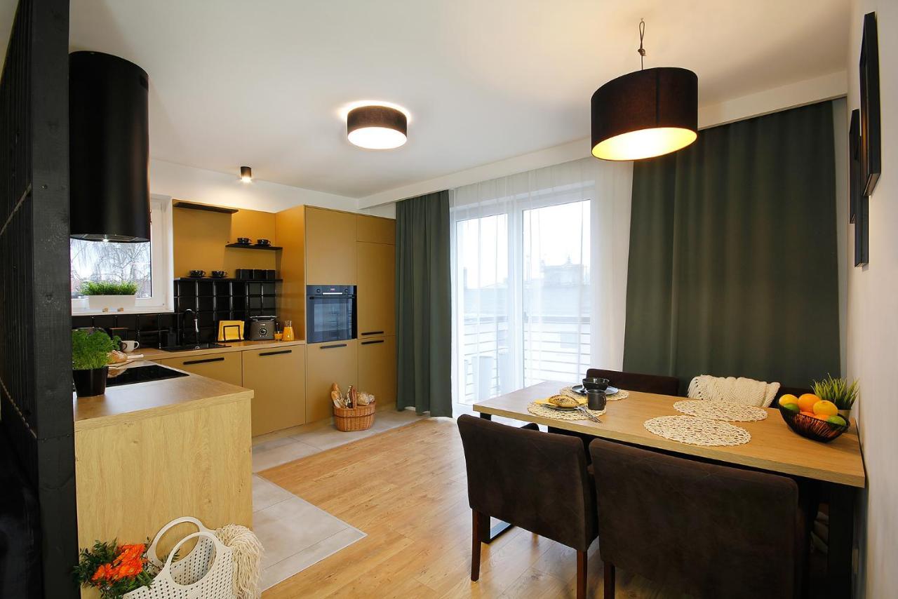 W&K Apartments - Gold Suite - Faktura Vat, Parking Кошалін Екстер'єр фото